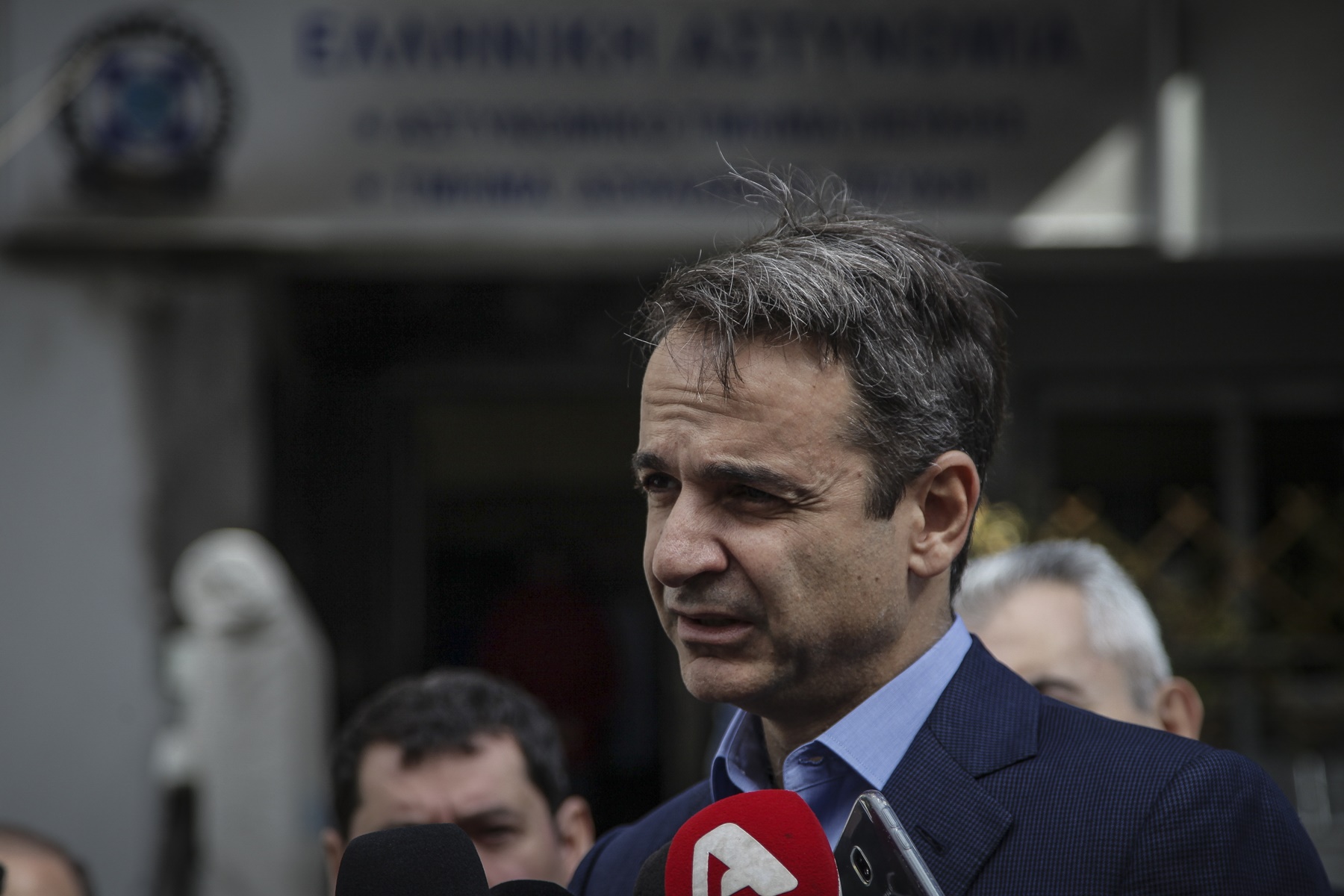 Καραϊβάζ – Μητσοτάκης: Το μήνυμα του πρωθυπουργού, “πυρά” από Τσίπρα