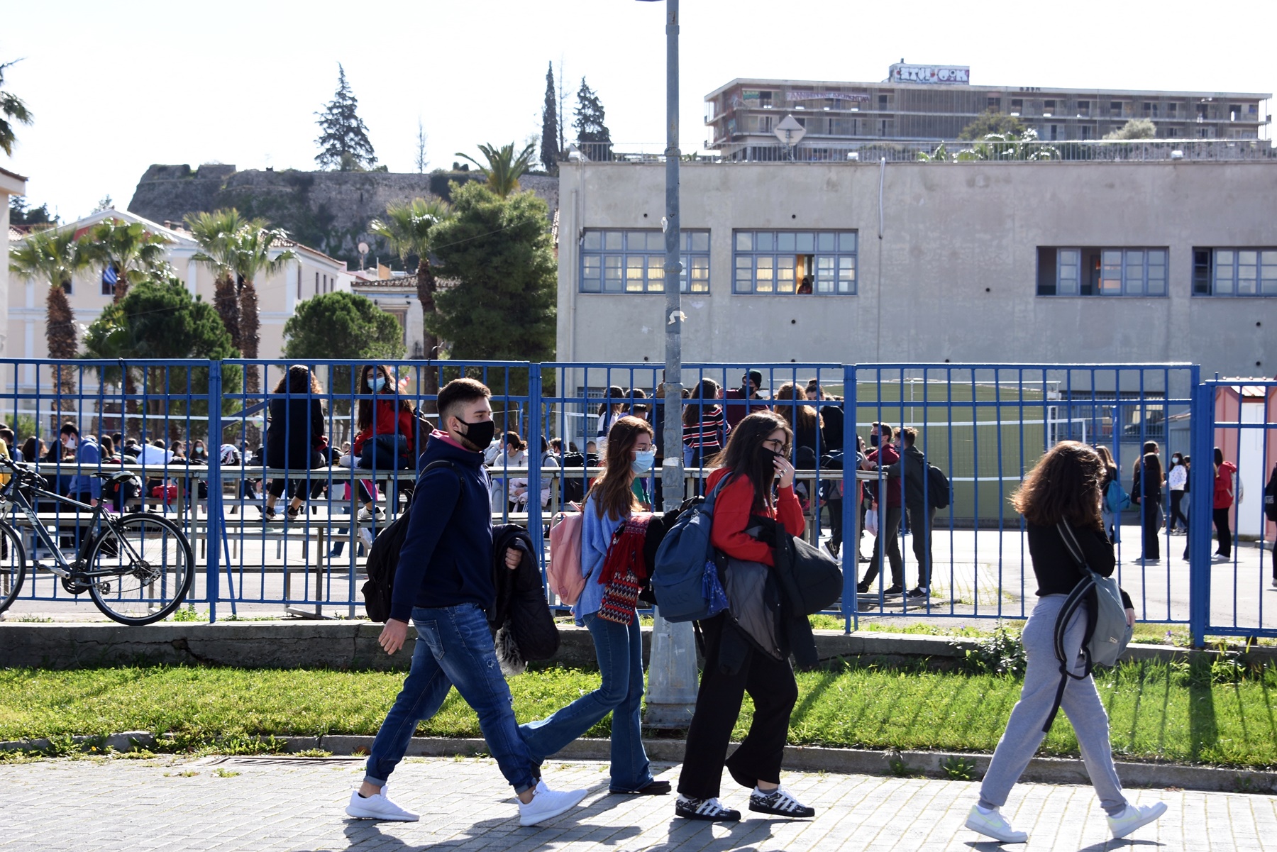 Άνοιγμα σχολείων 12 Απριλίου: «Μπορεί να οδηγήσει σε έκρηξη της πανδημίας»