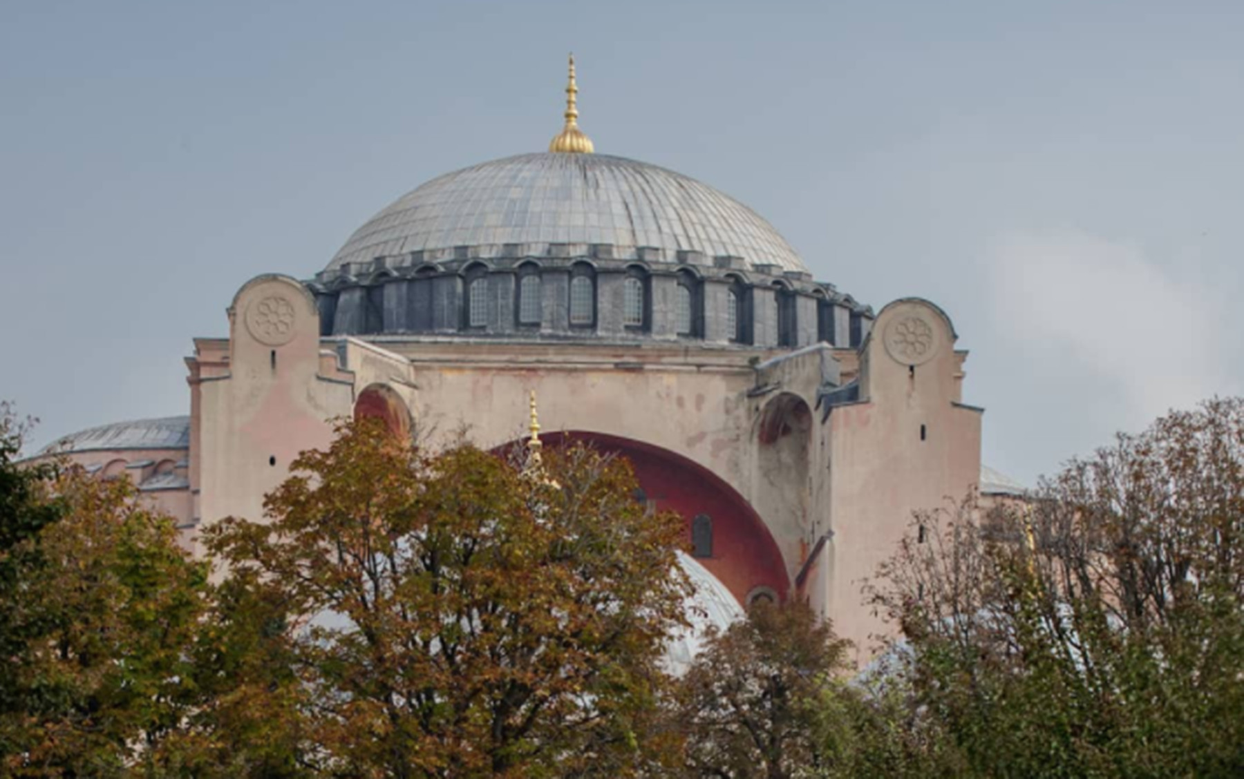 Αγία Σοφία – τζαμί: Σε άθλια κατάσταση ο ιστορικός ναός