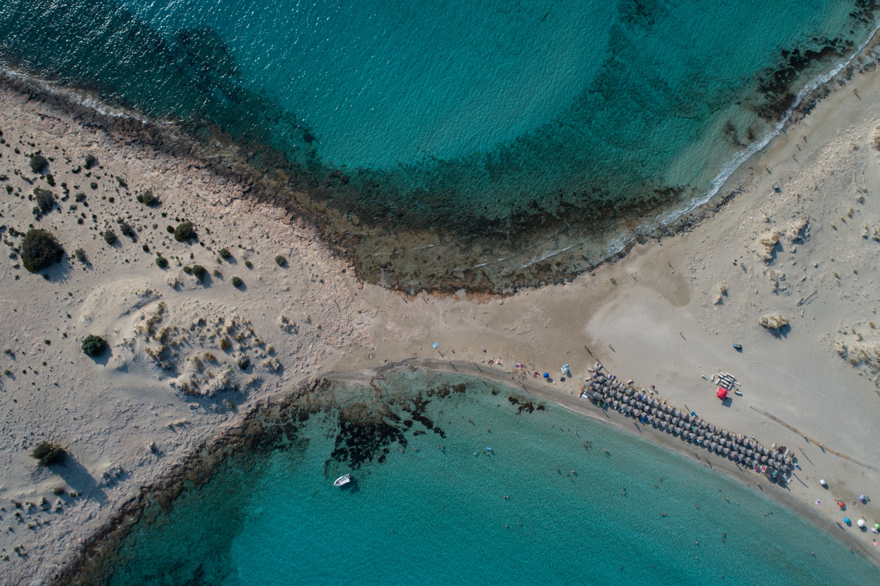 Covid free νησιά Ελλάδα: Πόλος έλξης για τους ξένους τουρίστες, πώς προχωράει ο εμβολιασμός