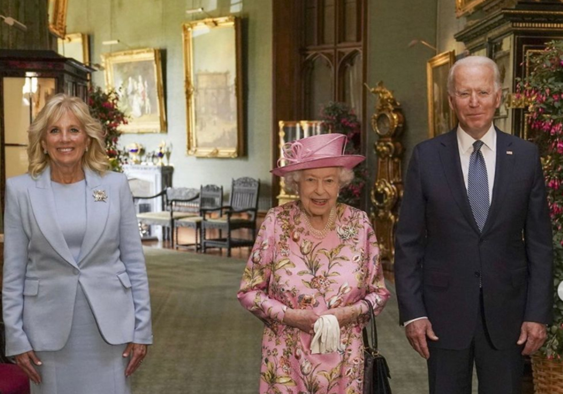 Βασίλισσα Ελισάβετ – ΝΑΤΟ: “Έσπασε” το πρωτόκολλο ο Μπάιντεν
