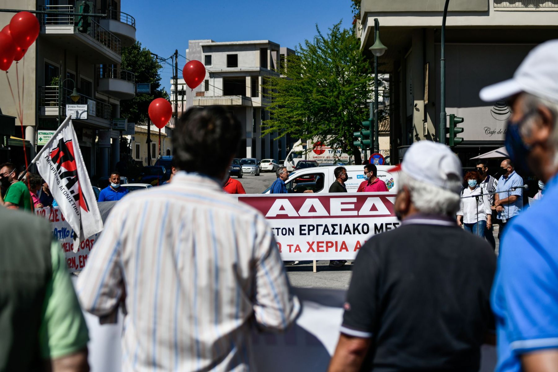 Χρήστος Μαντάς – Ιωάννινα: Δέχθηκε χτυπήματα από διαδηλωτές