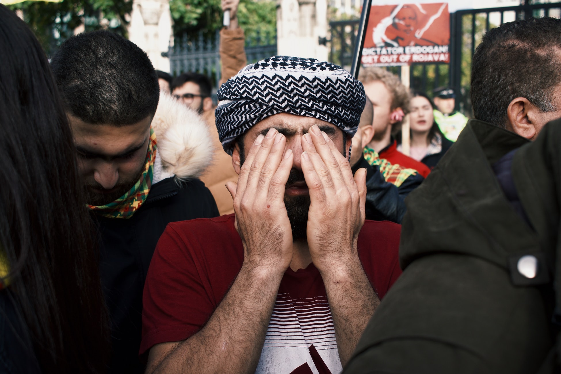 Τουρκία κραχ: Στους δρόμους οι πολίτες, ζητούν παραίτηση της κυβέρνησης