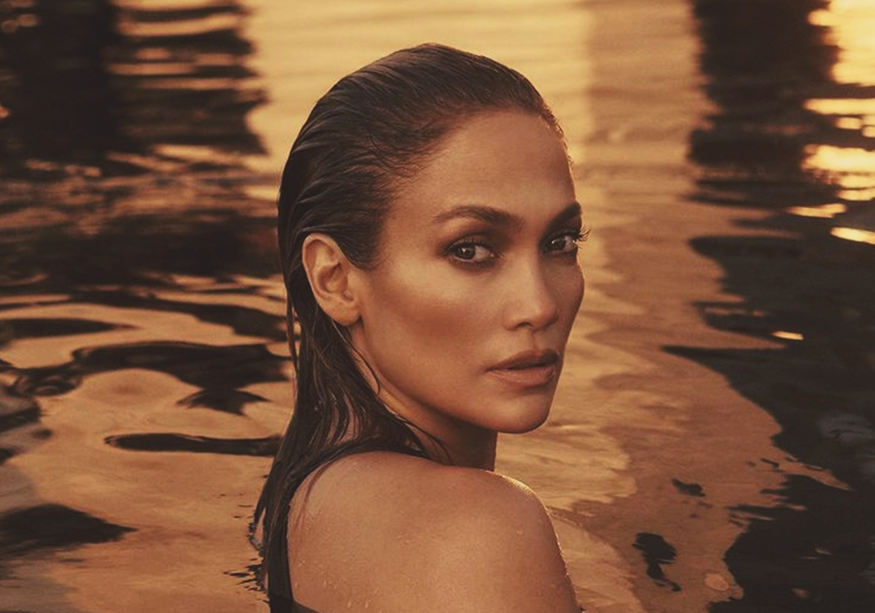 JLo Μπεν Άφλεκ: Οι πρώτες φωτογραφίες με το ζευγάρι αγκαλιά