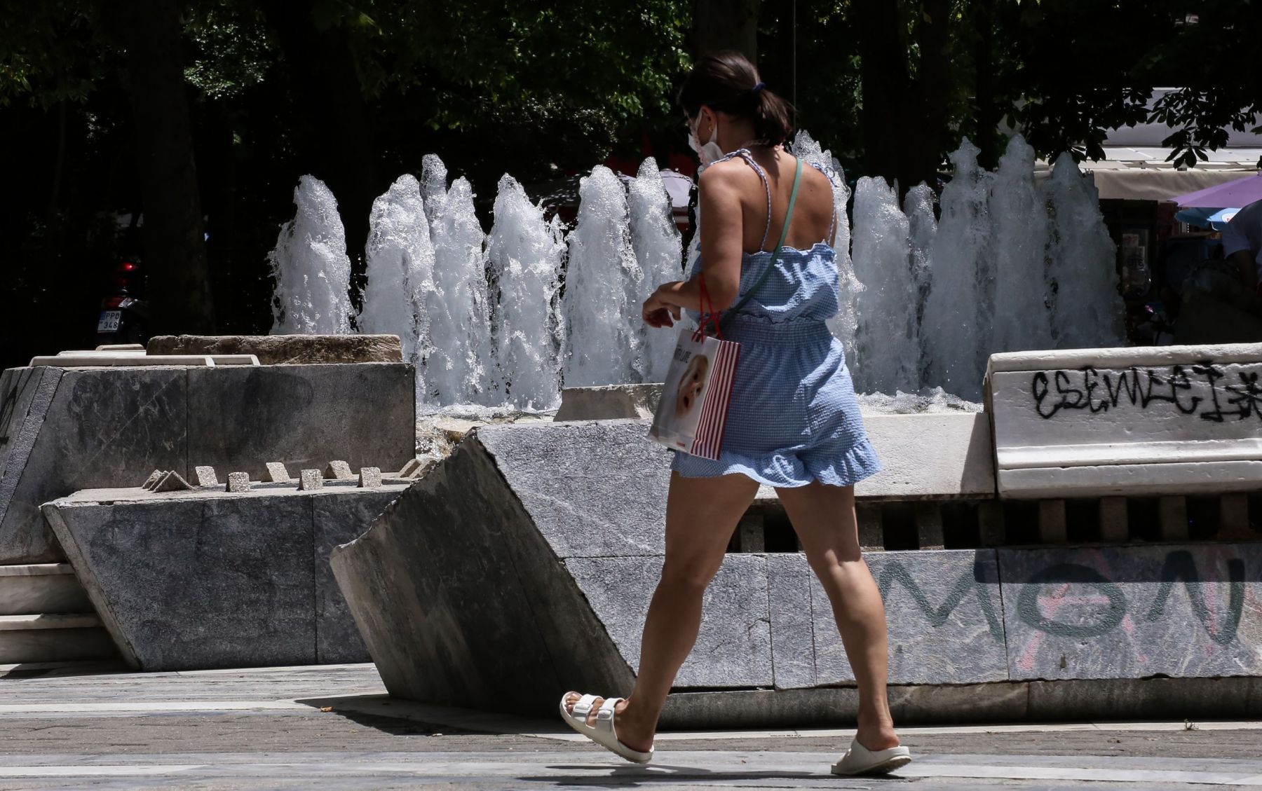 Καιρός ΕΜΥ – καύσωνας: Έκτακτο δελτίο – Στους 42 θα σκαρφαλώσει ο υδράργυρος