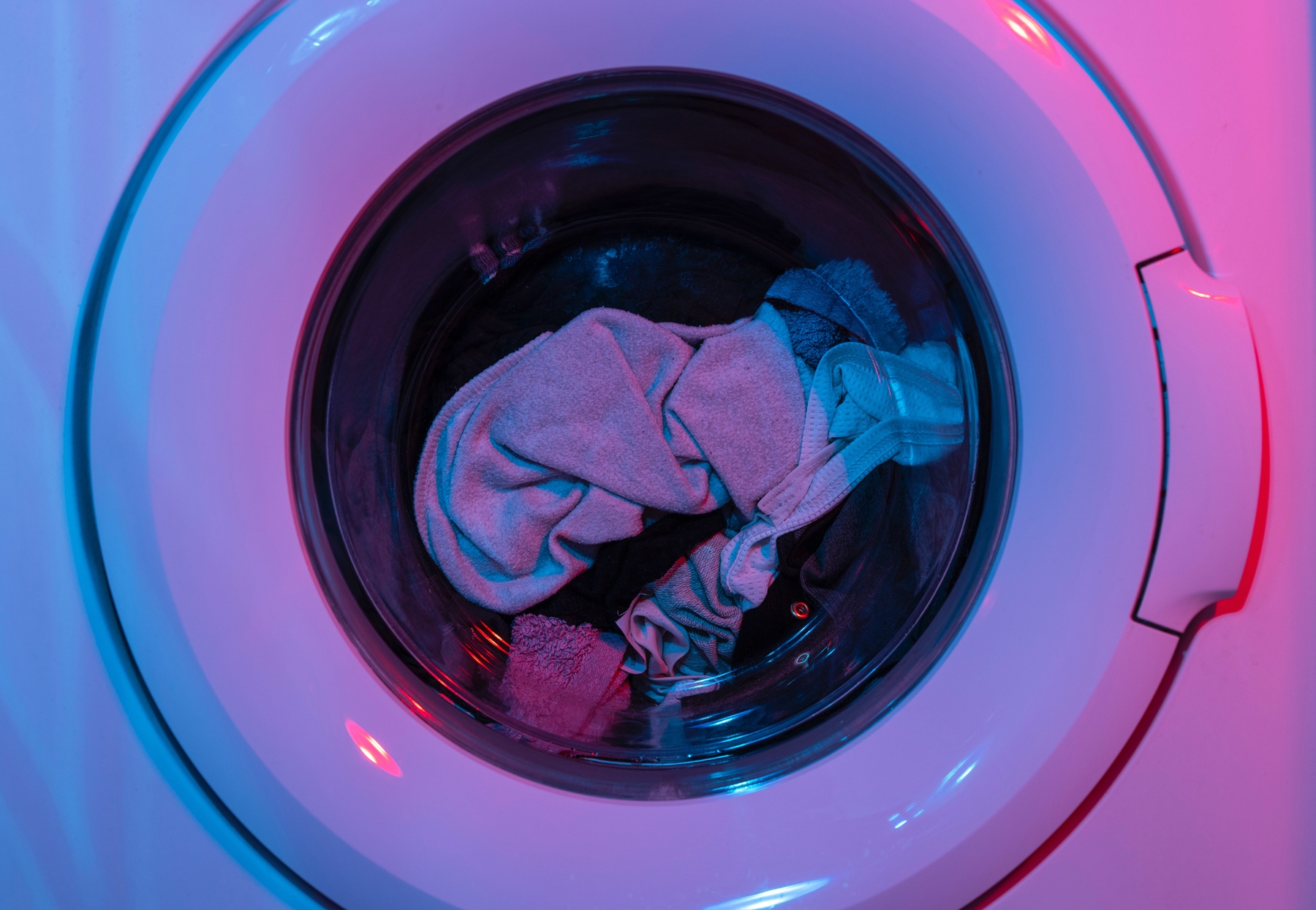 Κουτσουλιά στα ρούχα: Πώς θα την καθαρίσετε
