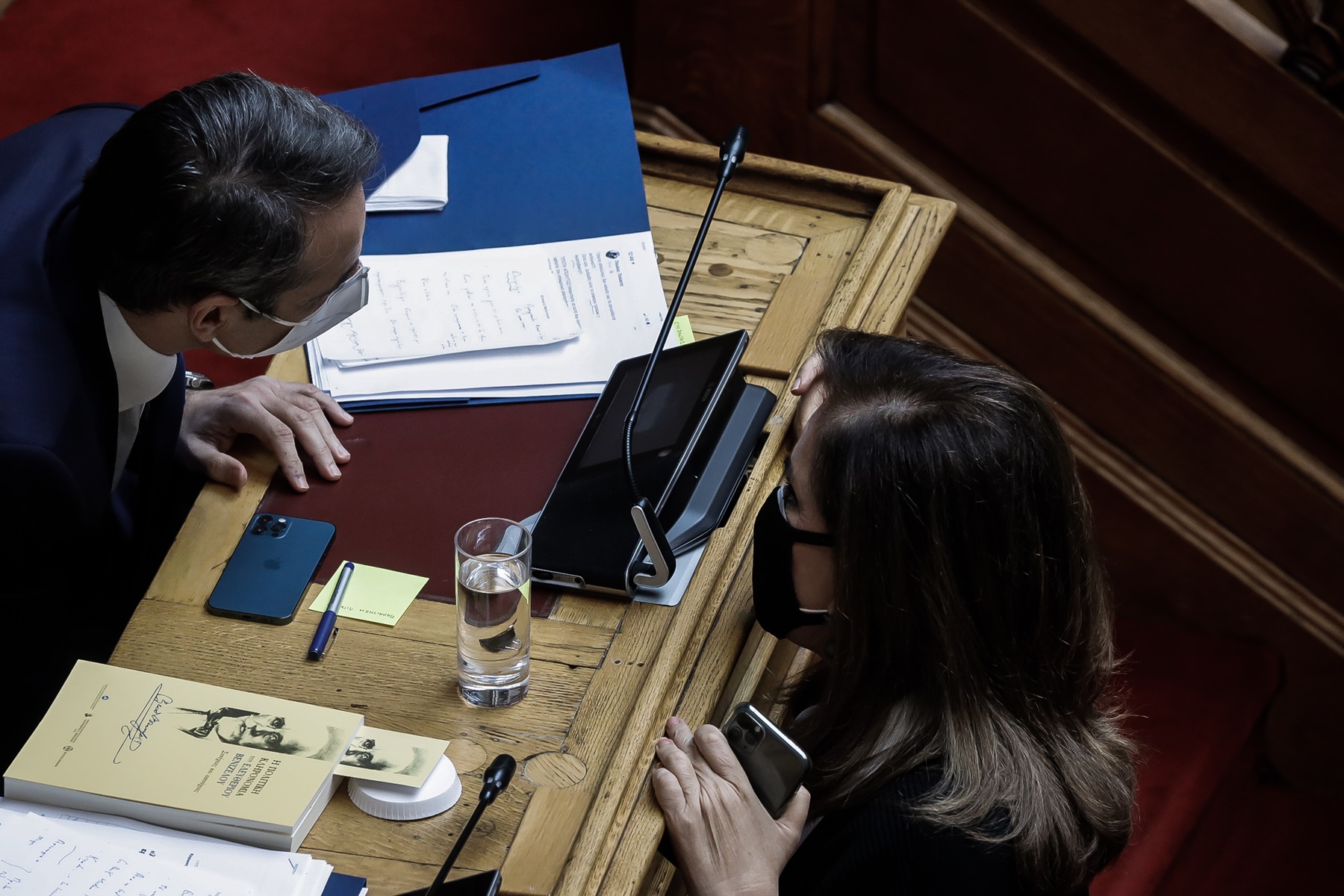 Οι δημοφιλέστεροι υπουργοί 2021: Ποιοι είναι στην πρώτη δεκάδα