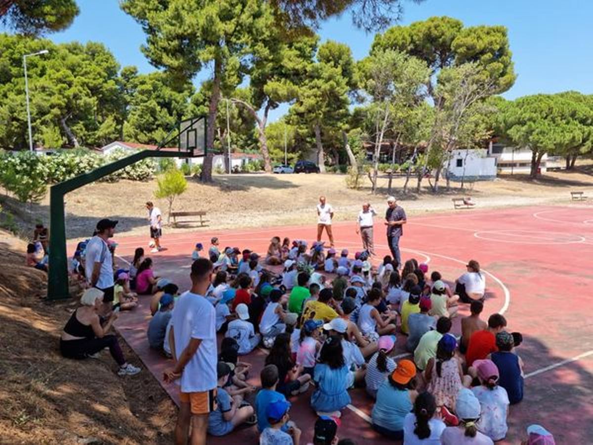 Δήμος Μαραθώνος: Ο Παναγιώτης Γιαννάκης κοντά στα παιδιά