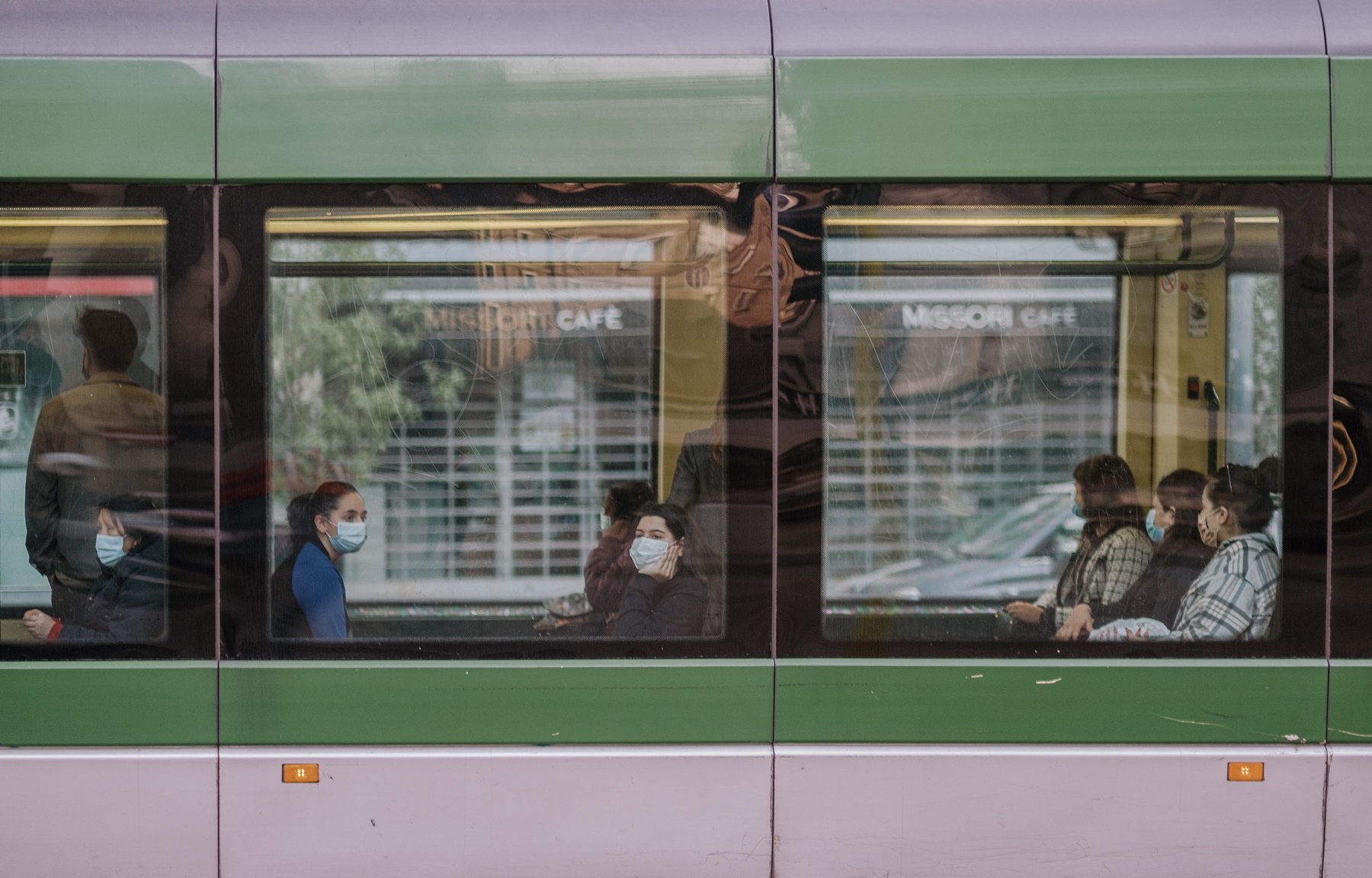 ΜΜΜ εμβολιασμένοι: Ο Καραμανλής προανήγγειλε νέο προνόμιο