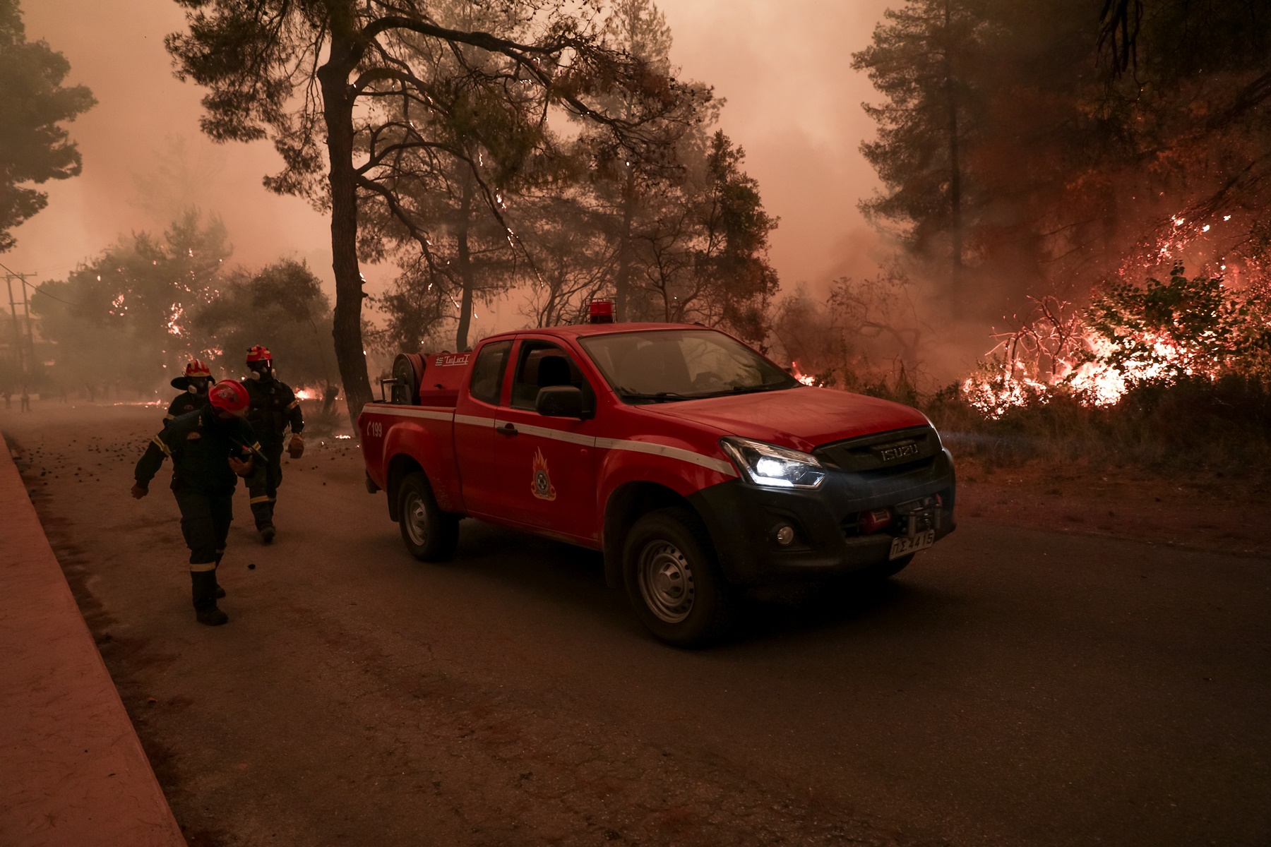 Φωτιές τώρα Ελλάδα: Πού επιχειρούν δυνάμεις – Ενημέρωση από την Πυροσβεστική
