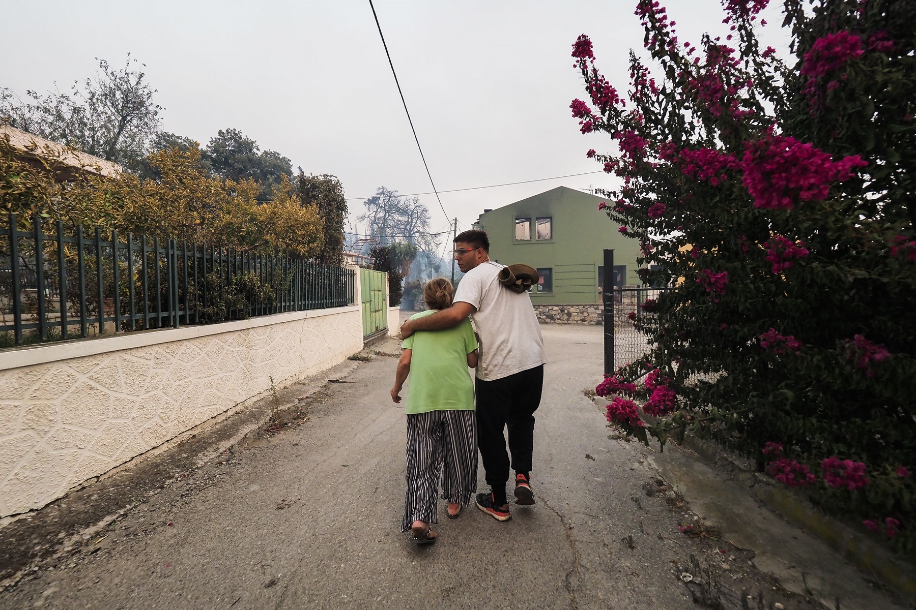 Εύβοια φωτιά τώρα: Εκκενώνονται άλλα δύο χώρια, συνεχείς αναζωπυρώσεις