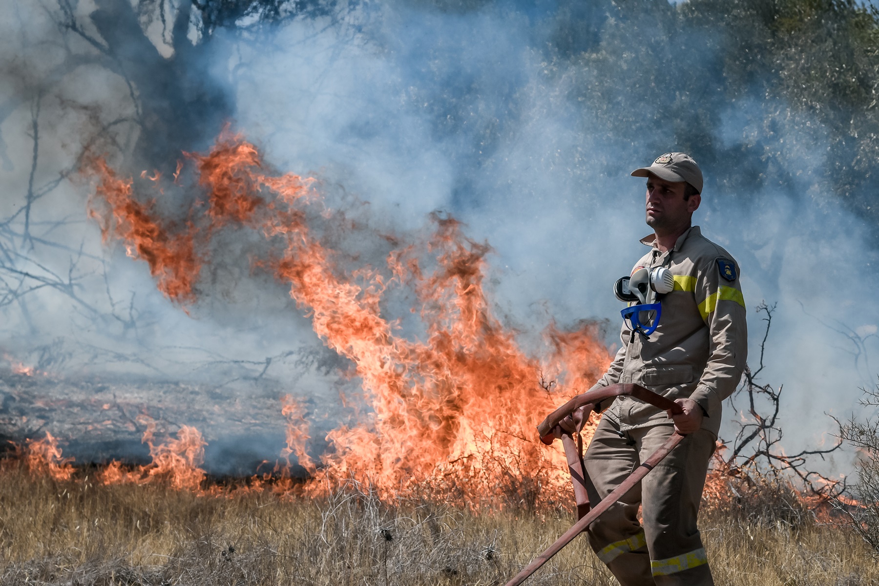 Φωτιά στο Λουτράκι τώρα: Ενισχύονται οι δυνάμεις της Πυροσβεστικής