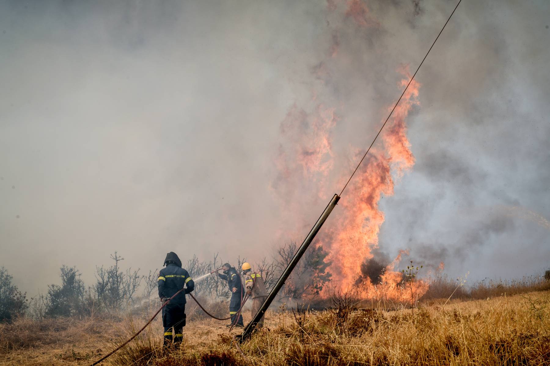 Τανάγρα φωτιά τώρα: Προκλήθηκε από κεραυνό- Καίει σε ορεινή περιοχή