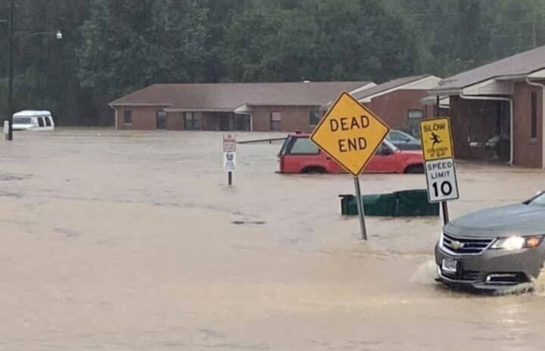 Πλημμύρες ΗΠΑ- νεκροί: 21 άνθρωποι έχουν χάσει τη ζωή τους- 20 αγνοούμενοι στο Τενεσί
