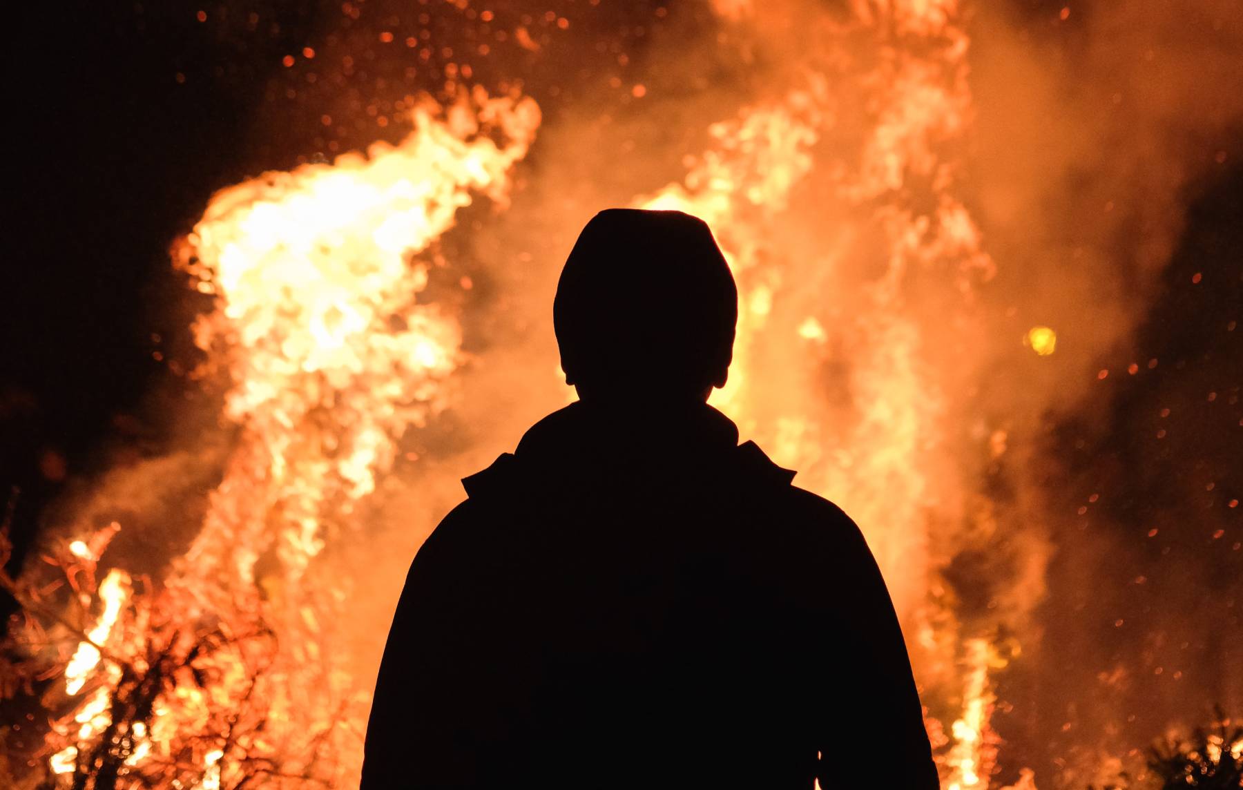 Καλιφόρνια φωτιά τώρα: 2.000 άνθρωποι εγκατέλειψαν τα σπίτια τους