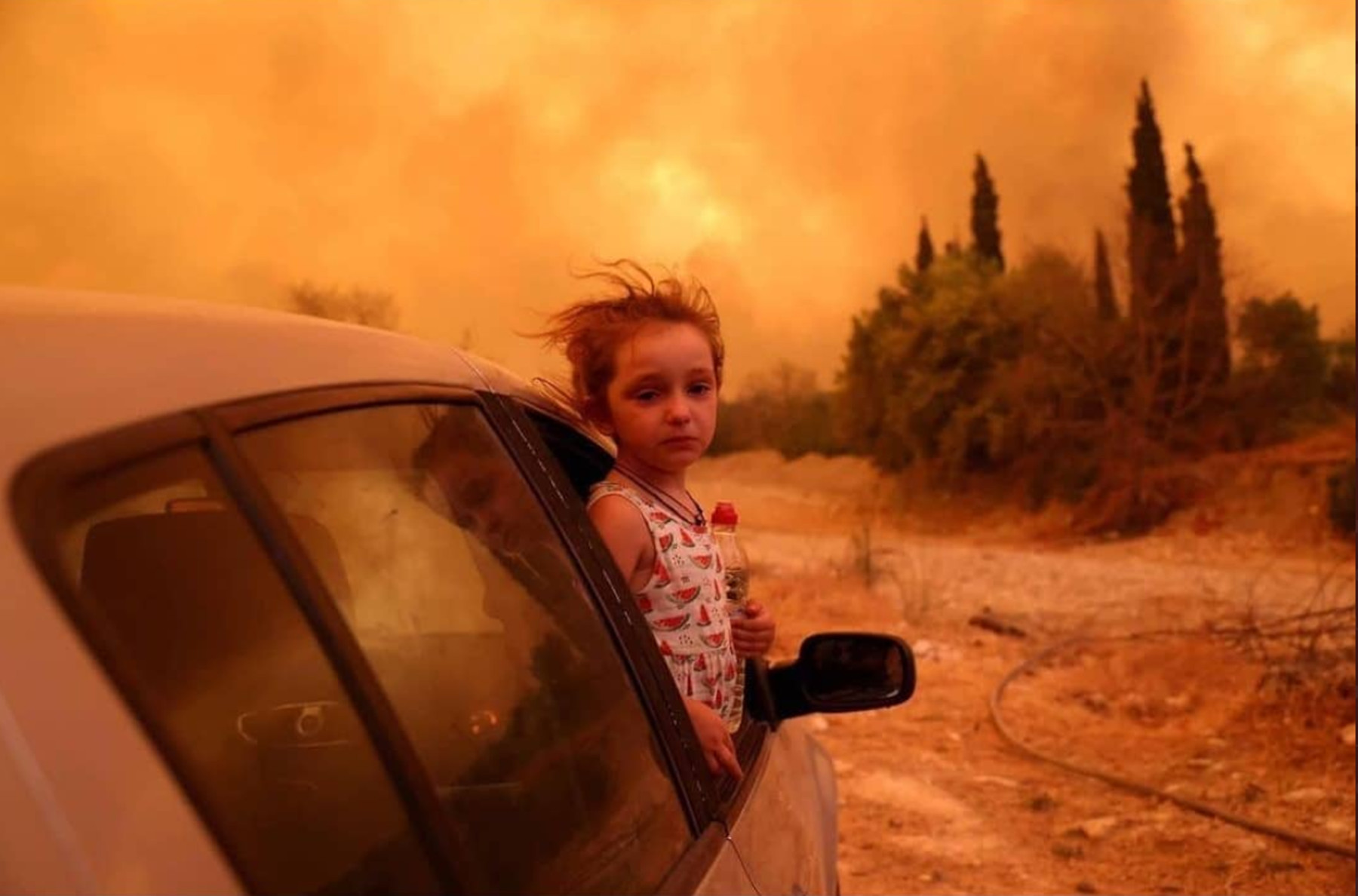 Μικρή Βαλεντίνα – Εύβοια: Το κοριτσάκι που έγινε viral στις φωτιές