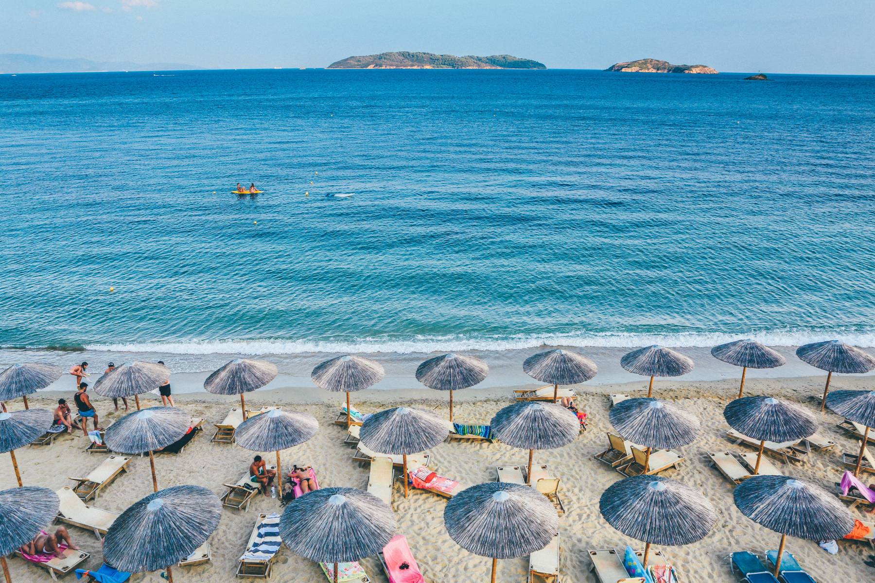 Airbnb τιμές Ελλάδα: Αυξάνονται οι κρατήσεις ενόψει Δεκαπενταύγουστου