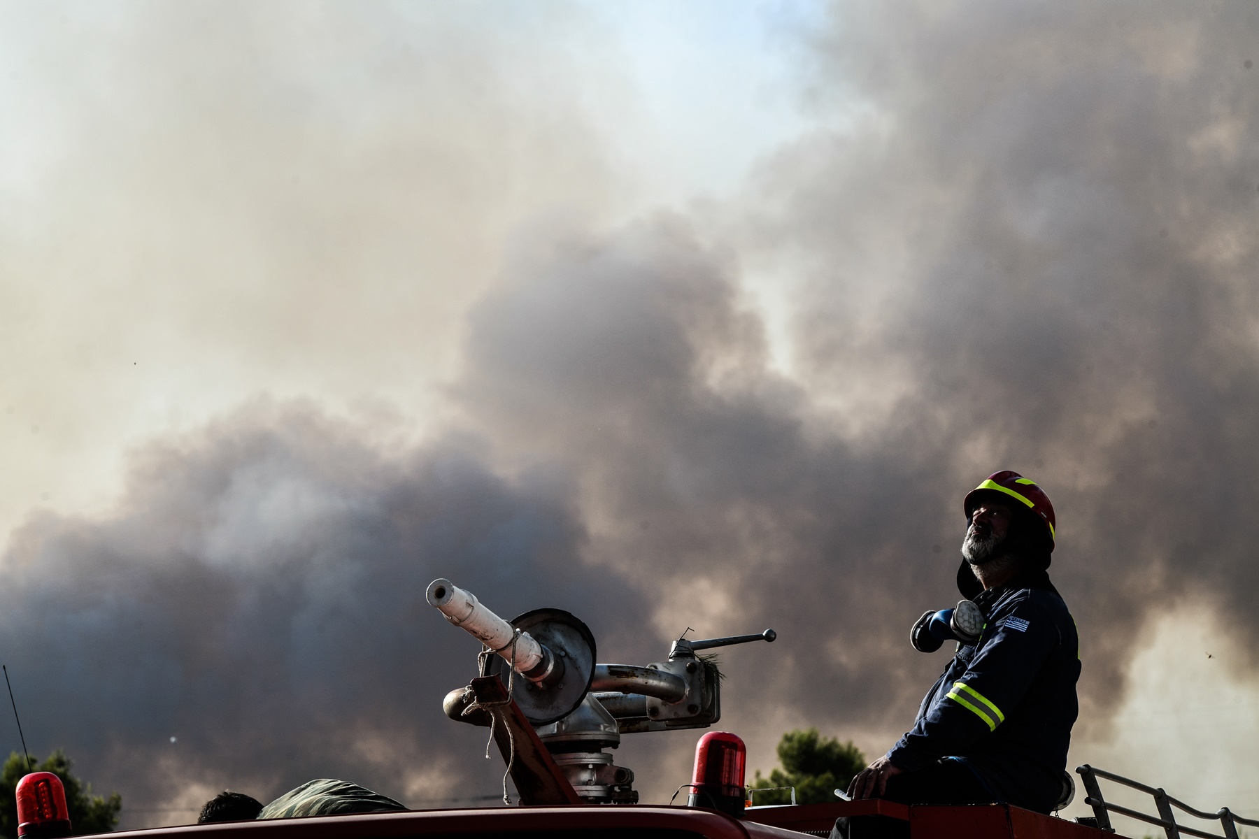 Διασωληνωμένοι πυροσβέστες – φωτιές: Στη ΜΕΘ δύο εθελοντές