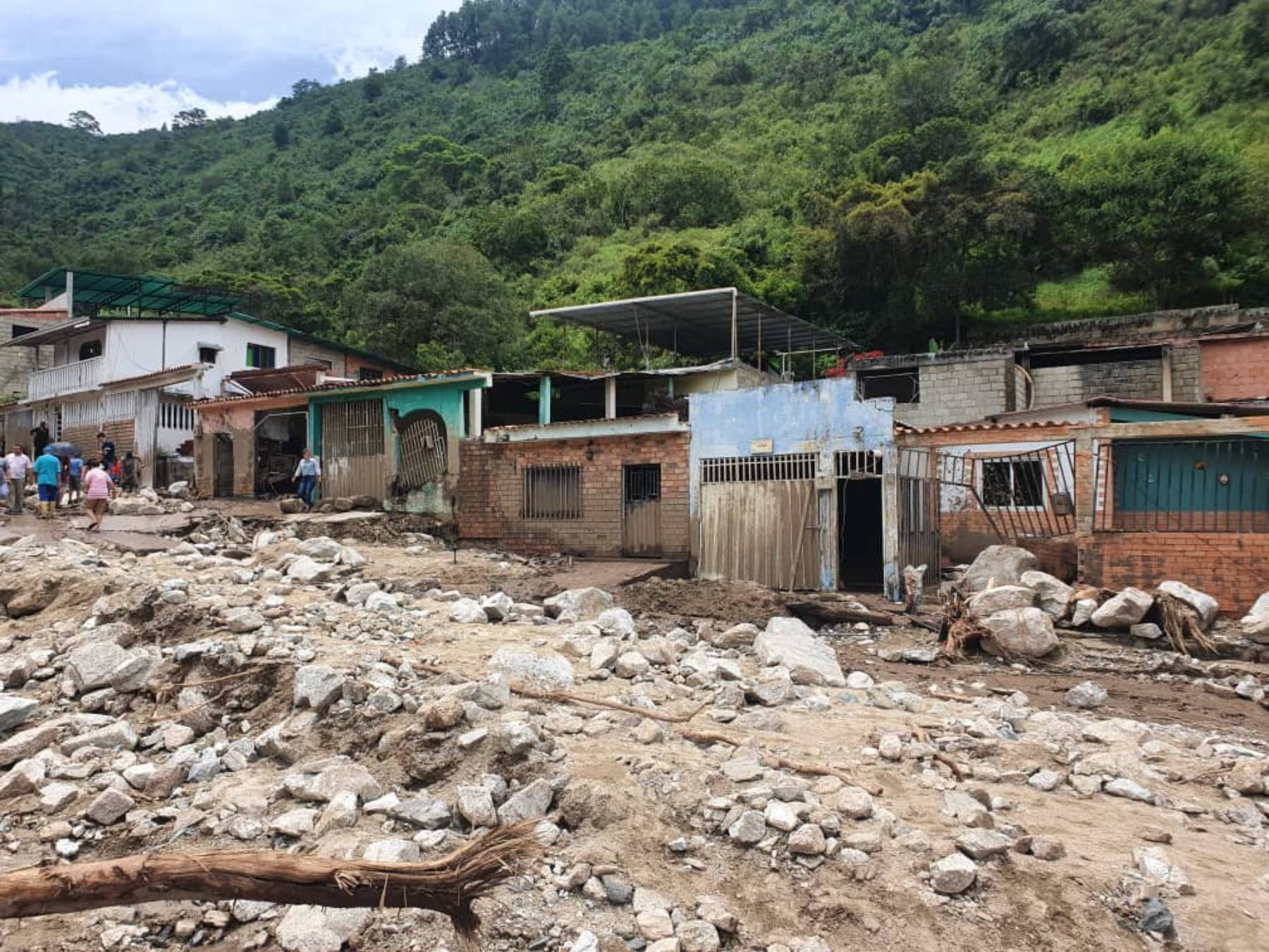 Βενεζουέλα πλημμύρες 2021: Τουλάχιστον 20 νεκροί και 17 αγνοούμενοι