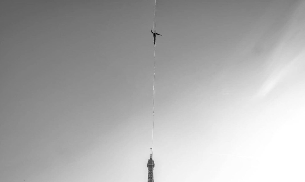 Ακροβάτης – Πύργος του Άιφελ: Σε τεντωμένο σχοινί μέχρι το Τροκαντερό
