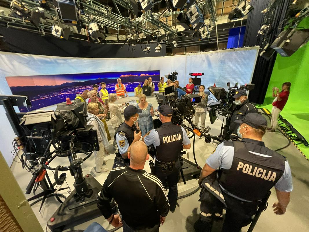 Σλοβενία: Εισβολή σε τηλεοπτικό στούντιο
