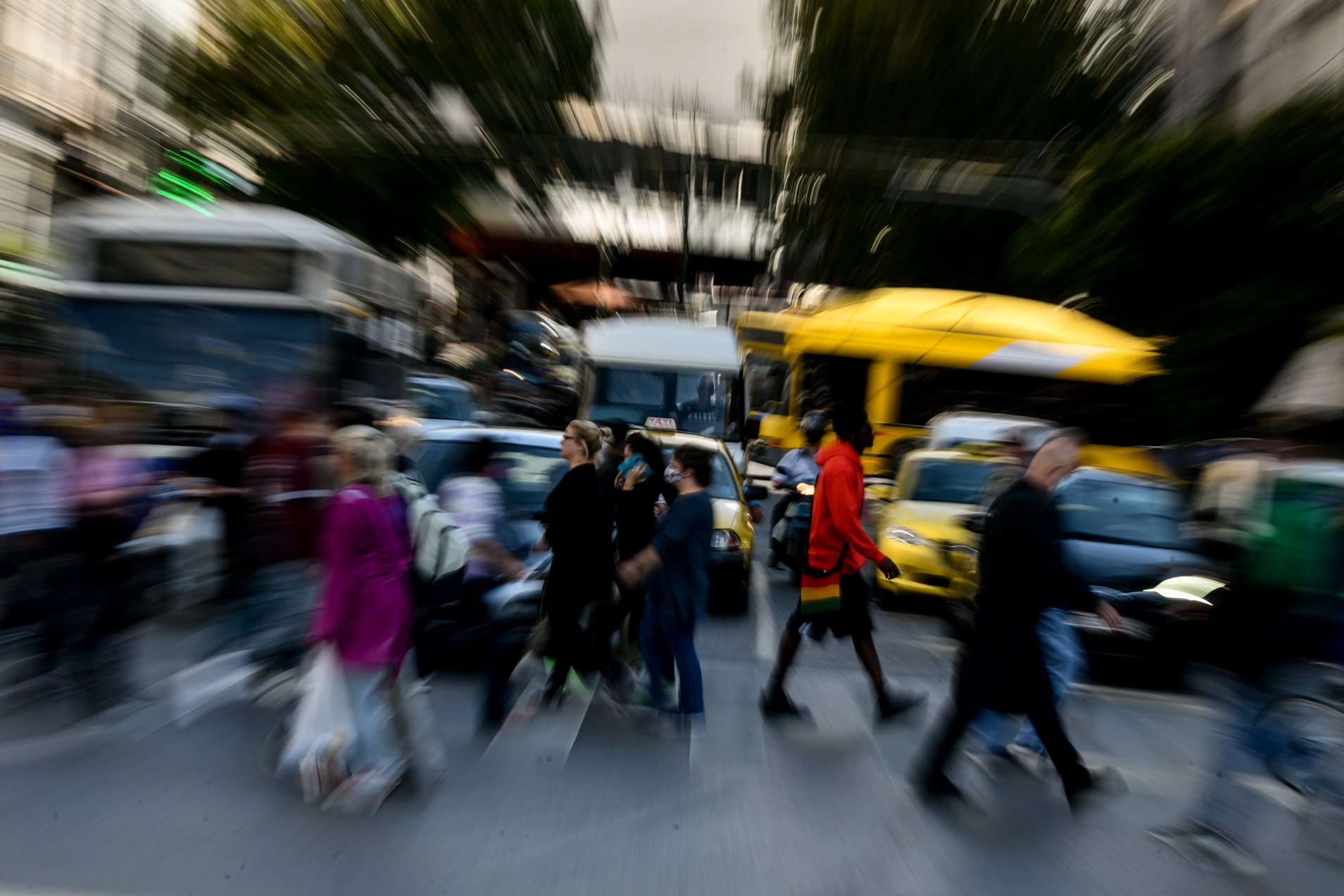 Ληξιπρόθεσμα: Πότε και πώς η Εφορία «σβήνει» χρέη