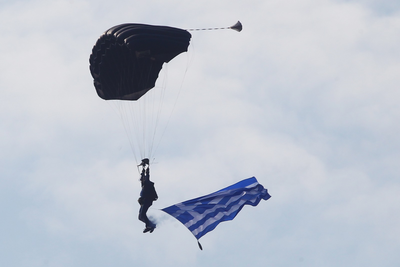 Αλεξιπτωτιστές παρέλαση – 28 Οκτωβρίου: Άκρως εντυπωσιακή η επίδειξη