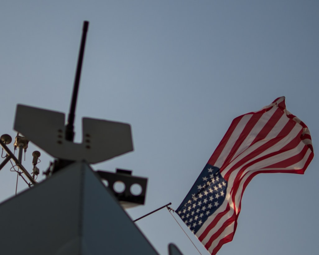 Ρωσία – ΗΠΑ επεισόδιο: Στα 60 μέτρα έφτασαν το Admiral Tributs και το USS Chafee