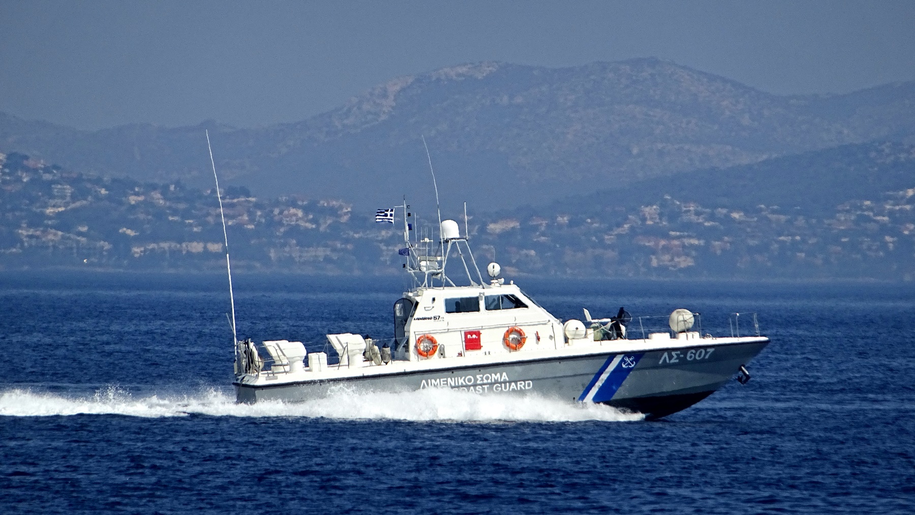 Λιμενικό σώμα: «Ναυμαχία» ανοιχτά της Ρόδου ανάμεσα σε περιπολικό σκάφος και διακινητές