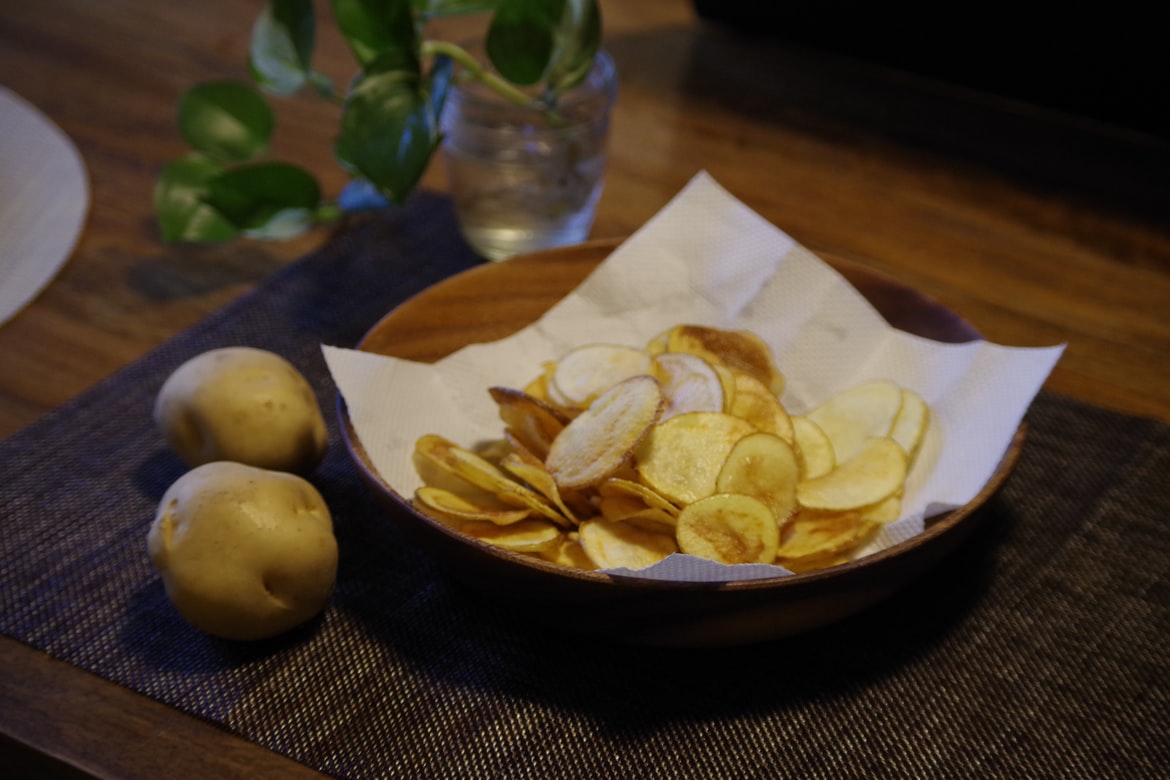 Πατατάκια με λίγες θερμίδες – συνταγή: Απόλαυσέ τα χωρίς τύψεις!