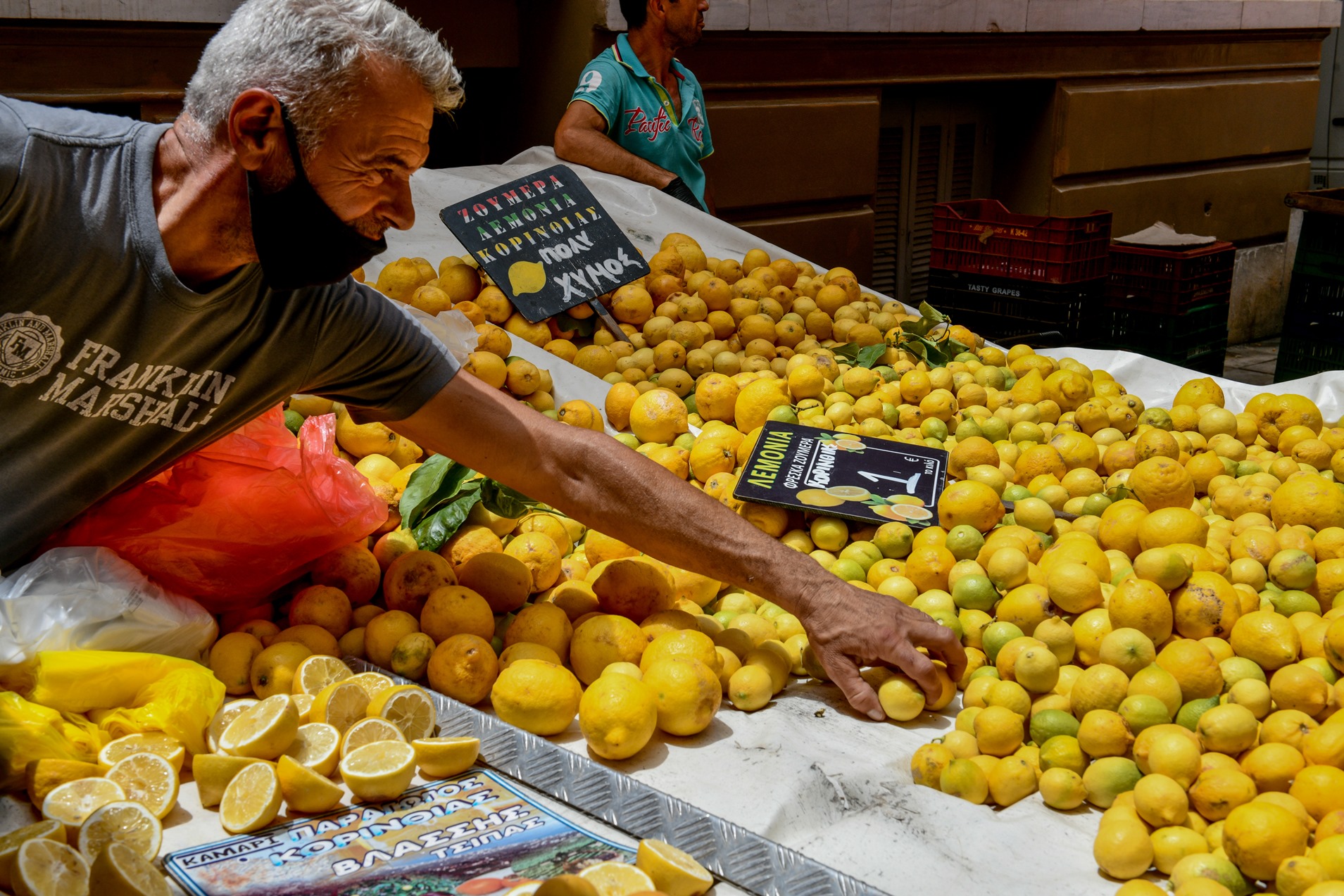 Τσίπρας: «Οι λαϊκές αγορές είναι μία διέξοδος για ποιοτικά και φθηνά προϊόντα για τους πολίτες»