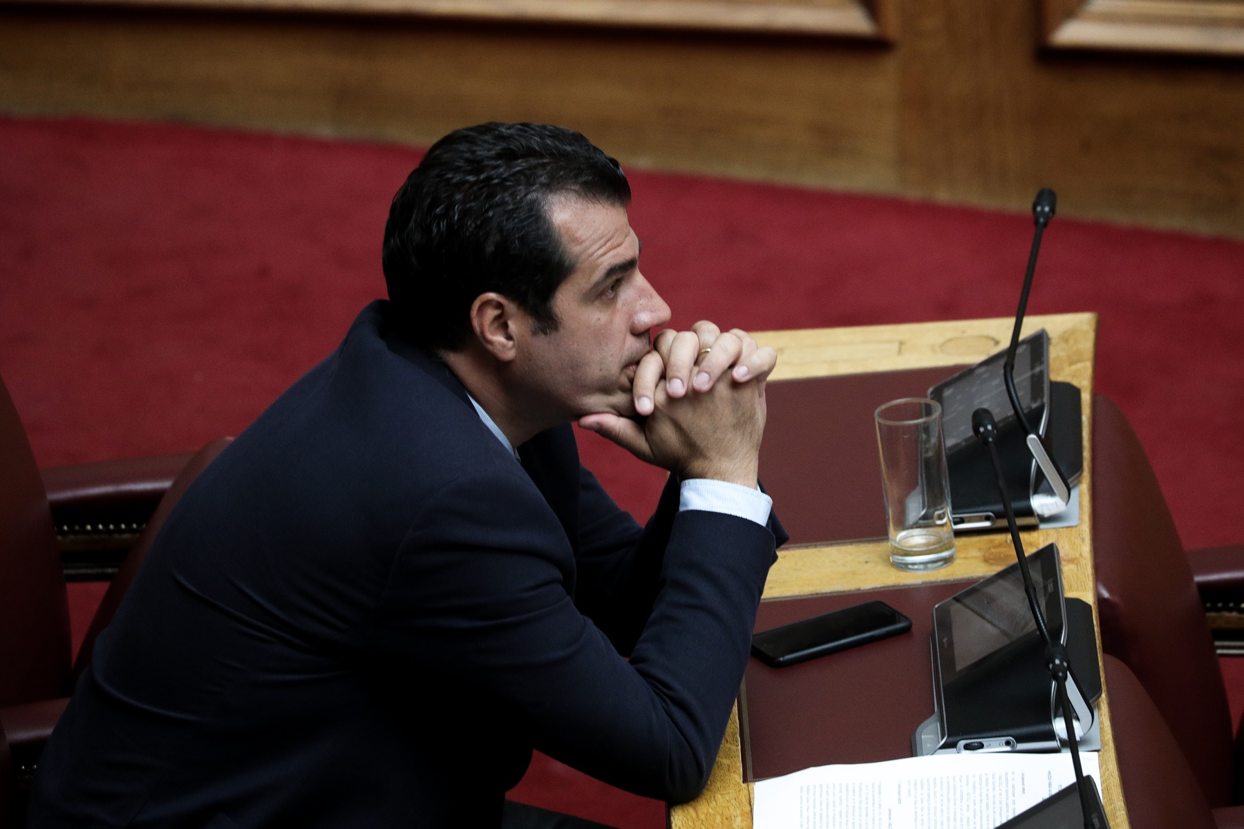Πλεύρης – αντιεμβολιαστές: Ο ΣΥΡΙΖΑ καταδικάζει τη διαμαρτυρία έξω από το σπίτι του υπουργού