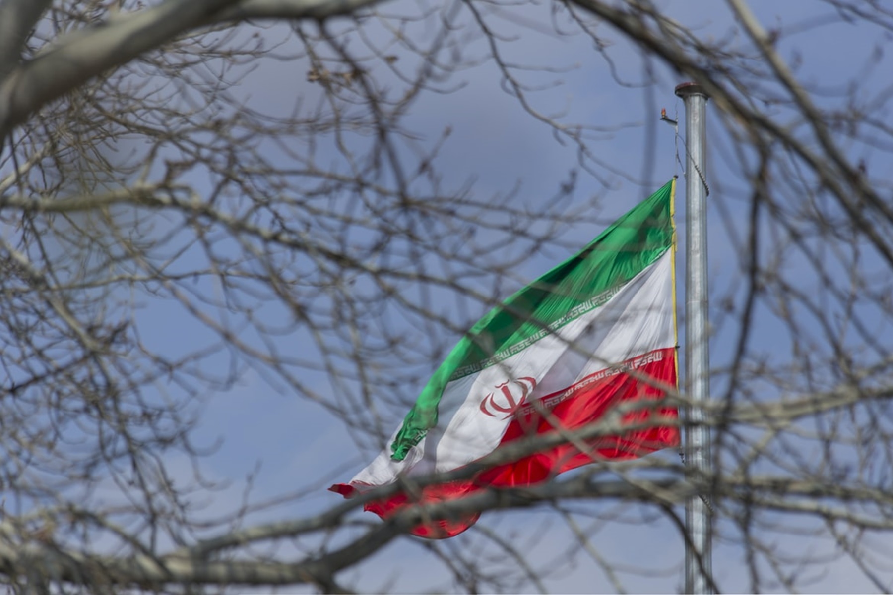 Ιράν – ΗΠΑ συμπλοκή: “Μάχη” αμερικανικού πλοίου για να “κλέψει” πετρέλαιο