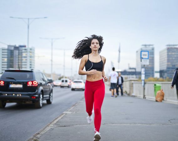 Καθημερινό τρέξιμο – απώλεια βάρους: Βάλτο στο πρόγραμμά σου και θα δεις μεγάλη αλλαγή στο σώμα σου
