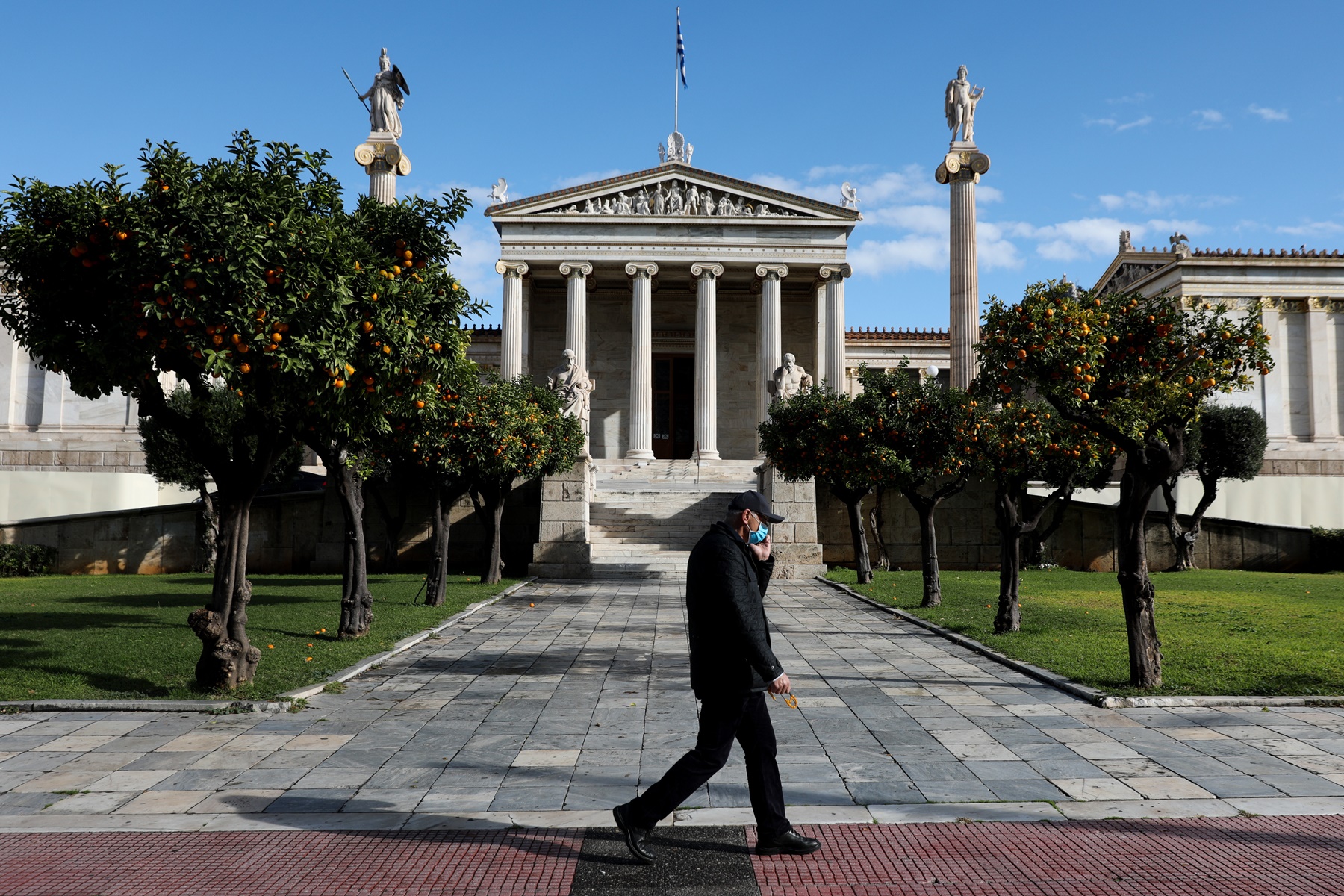 Νέο λοκντάουν στην Ελλάδα: Ξεκάθαρο “όχι” Πλεύρη – Πότε θα επαναξιολογηθούν τα μέτρα