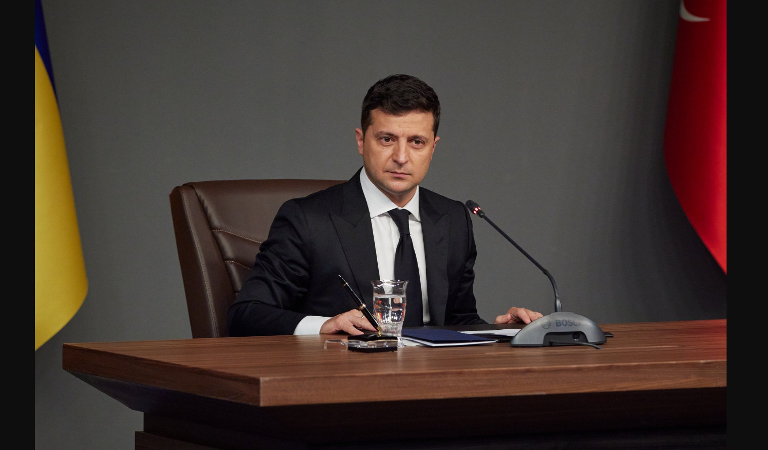 Ουκρανία – υπουργός Παιδείας: Η κυβέρνηση τον “παραίτησε” λόγω της… γραμματέως