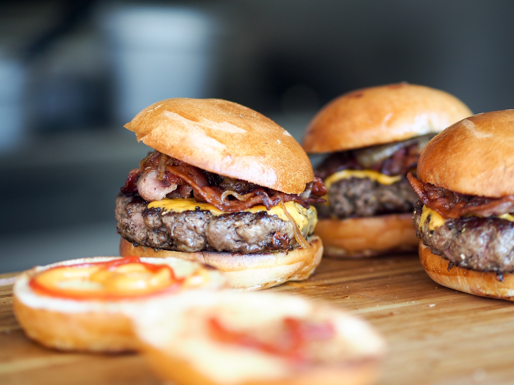 Υγιεινό burger – συνταγή: Κάνε τη διαφορά στο γιορτινό τραπέζι