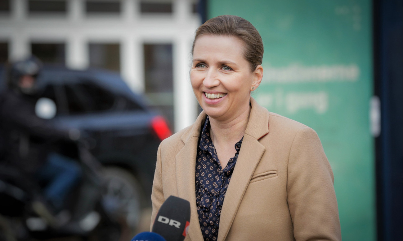 Πρωθυπουργός Δανίας χωρίς μάσκα: Η “συγγνώμη” της Φρεντέρικσεν