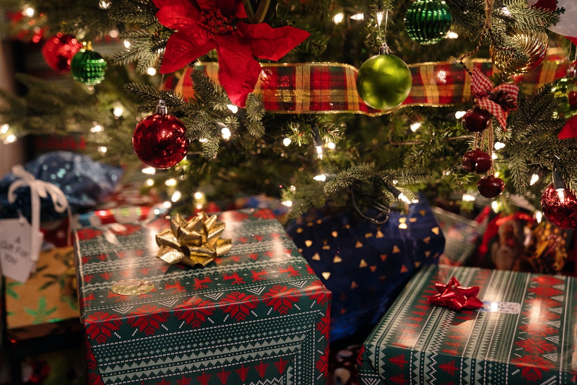 Πακετάρισμα δώρων: 5 συμβουλές για να κάνεις τη διαφορά φέτος τα Χριστούγεννα