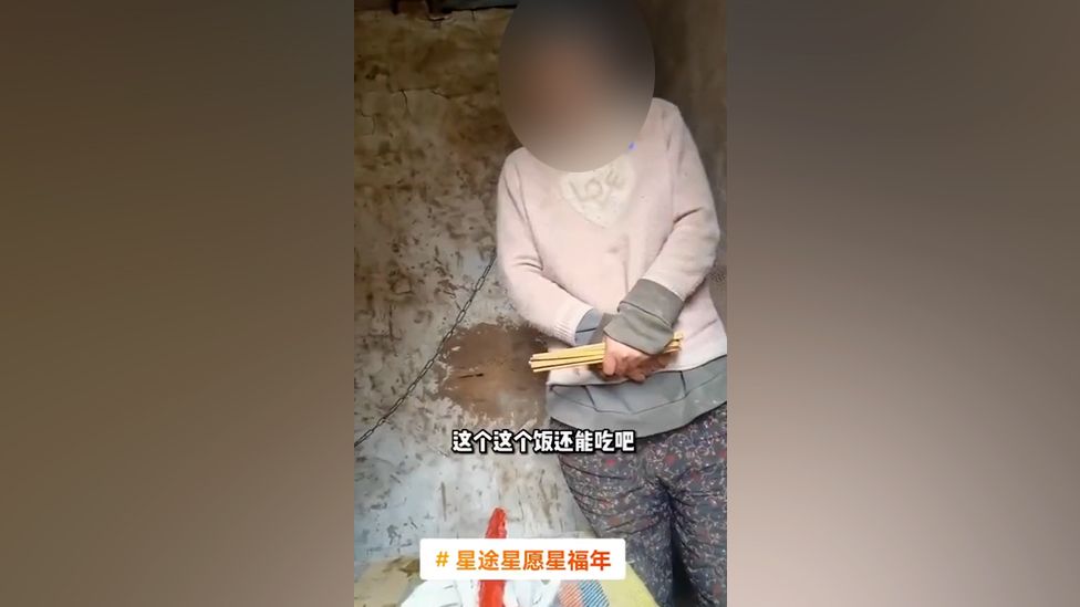 Αλυσοδεμένη μητέρα Κίνα: Ένα βίντεο σοκάρει τη χώρα