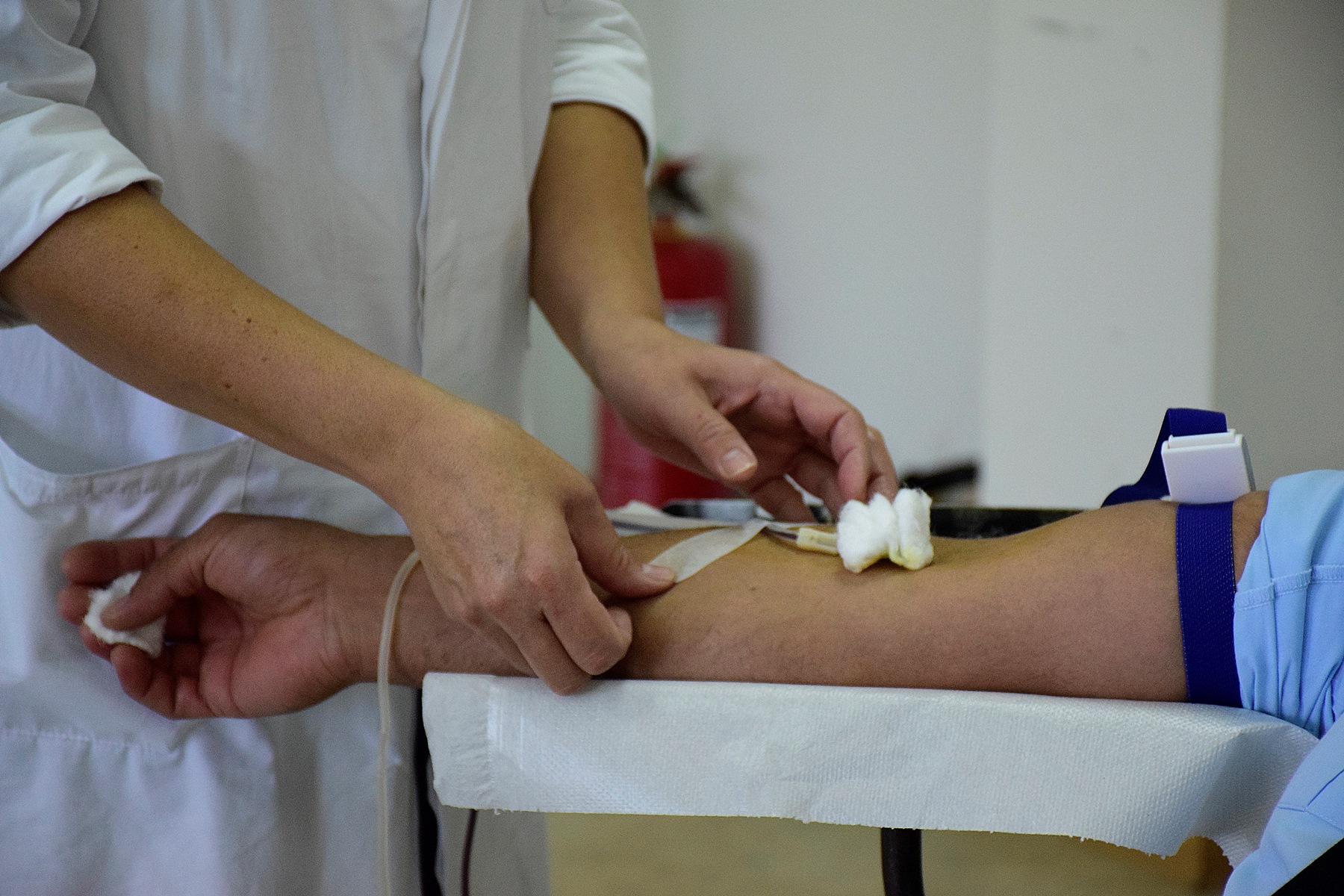 Αιμοδοσία: Καταργήθηκε η απόφαση που απαγόρευε στους ομοφυλόφιλους να γίνουν αιμοδότες