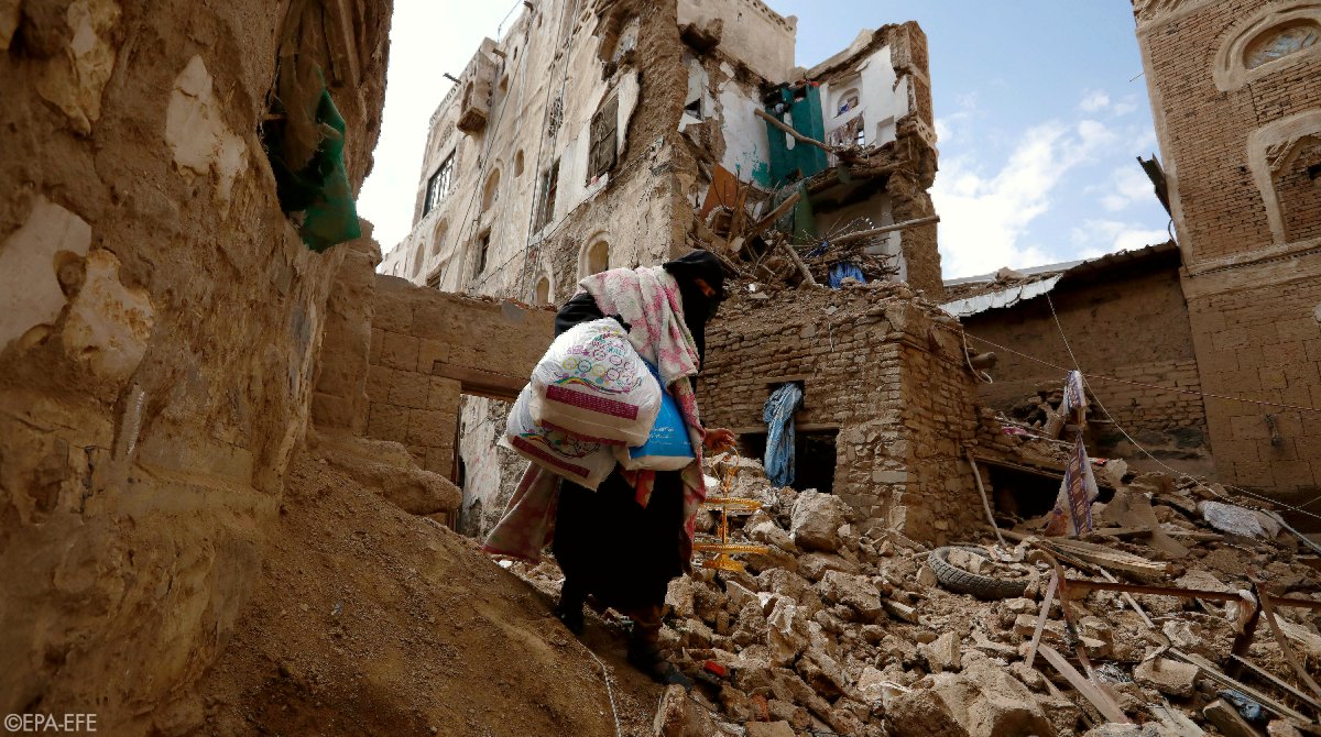 Αεροπορική επίθεση – Υεμένη: Μεγάλες καταστροφές και εκατοντάδες νεκροί