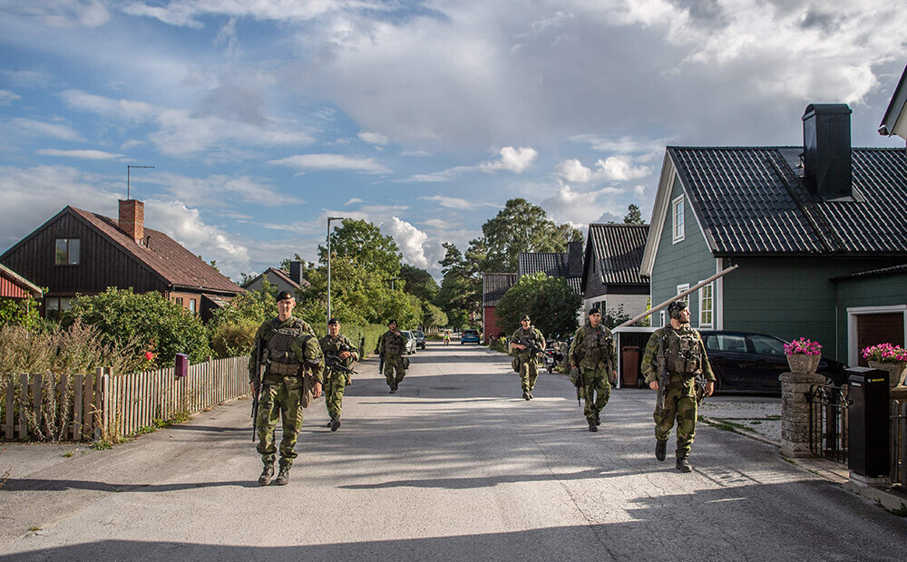 Σουηδία: Βγάζει στρατό και τεθωρακισμένα στη Βαλτική