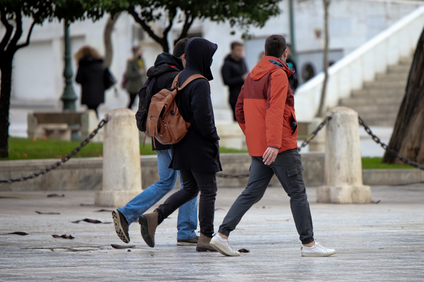 Πόσο κρατάει η καραντίνα: Τι ισχύει με όσους νοσούν και μετά τις πέντε μέρες