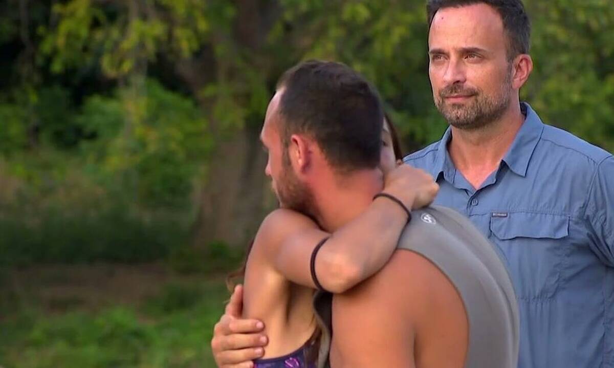 Survivor – Μυριέλλα Κουρεντή: Τα πεταχτά φιλιά και οι αγκαλιές με τον Τσακατσούκα