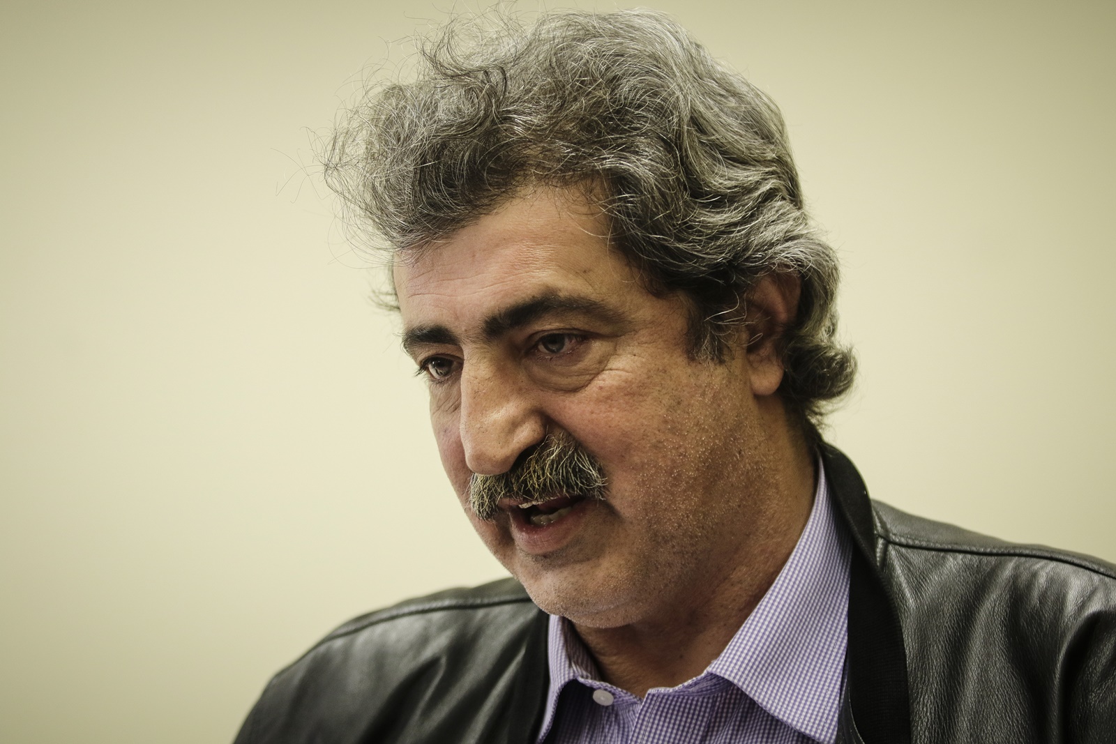 Λακοπουλος για Πολάκη: «Ο ηγέτης οφείλει να προφυλάσσει το κόμμα του και από τους σαλεμένους»