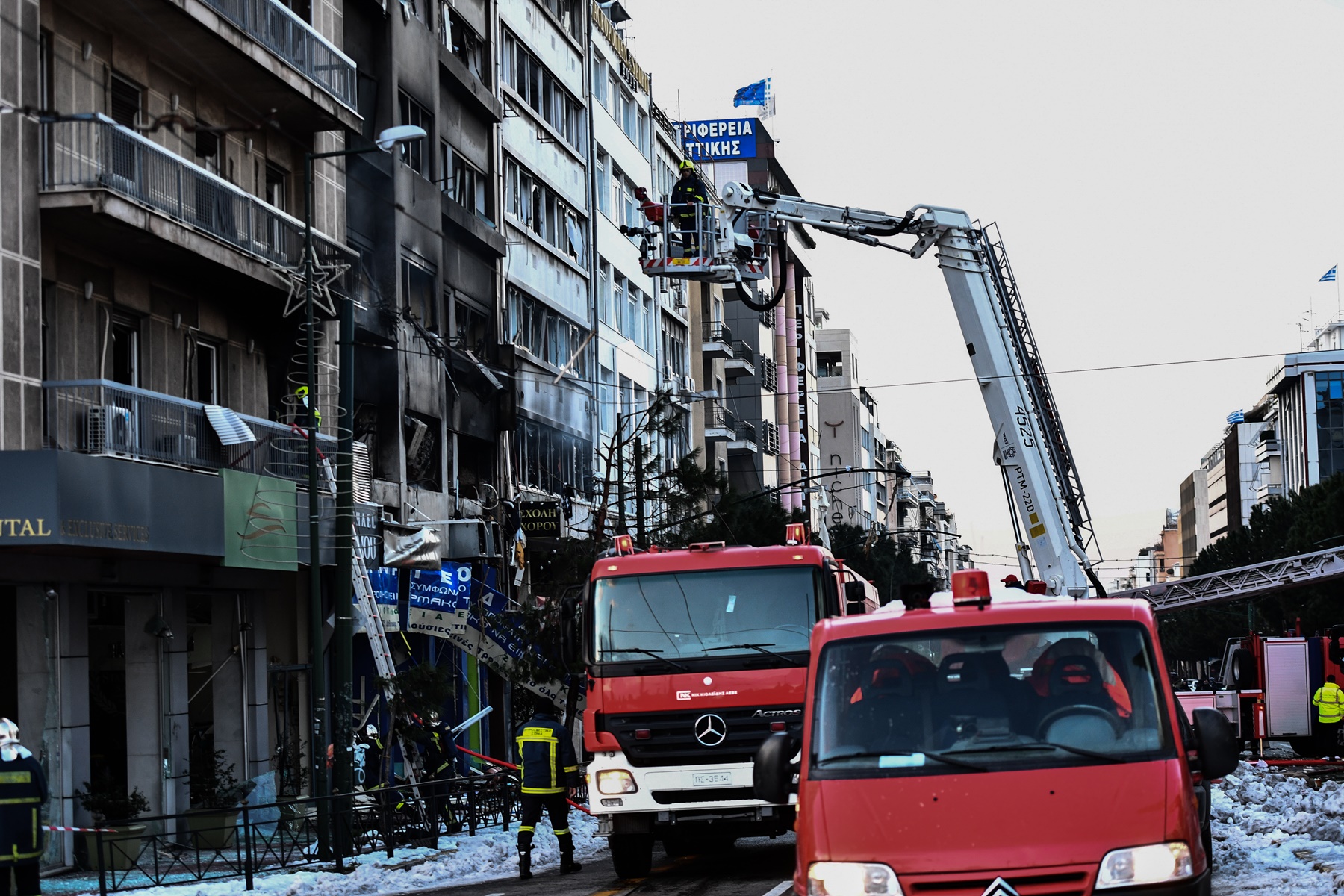 Έκρηξη Συγγρού 3 – αιτία: Συνεχίζονται οι έρευνες της πυροσβεστικής