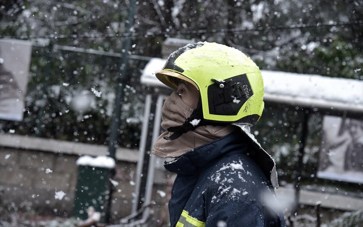 Κακοκαιρία και εργασία: Τι ισχύει με άδειες και αποδοχές σε περίπτωση χιονόπτωσης