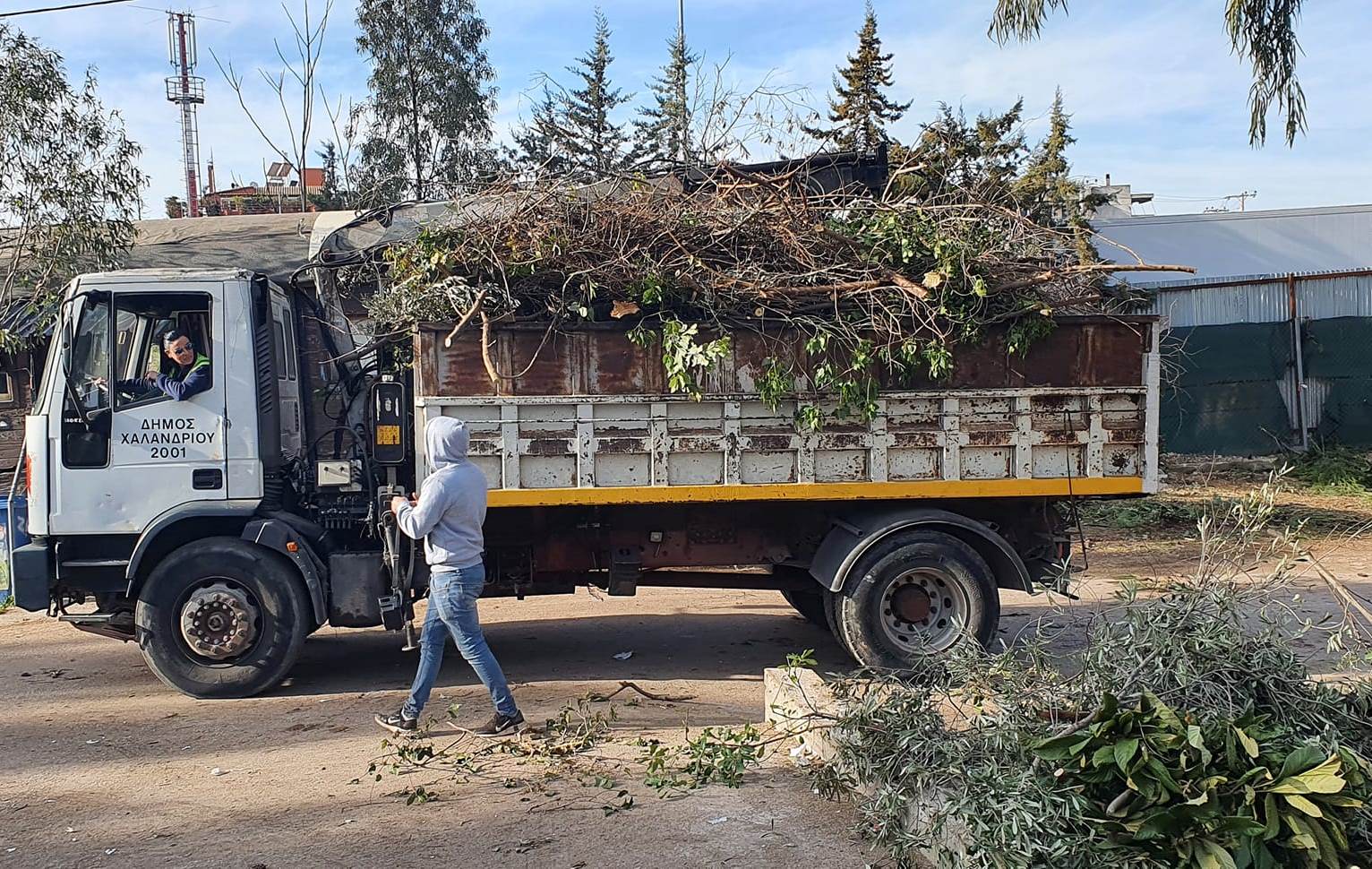 Δήμος Χαλανδρίου: Καύσιμο για την τσιμεντοβιομηχανία τα… απομεινάρια της «Ελπίδας»