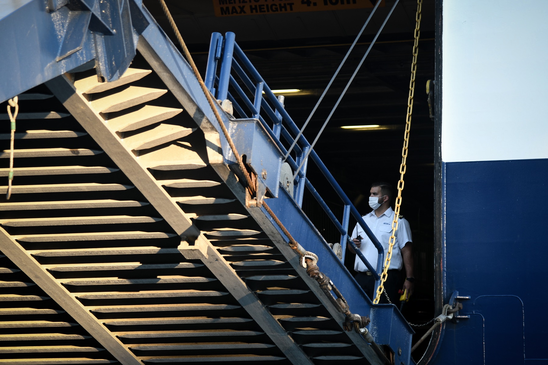 Νεκρός στο πλοίο Euroferry Olympia: Ελληνας το θύμα, τον αναγνώρισε ο γιος του